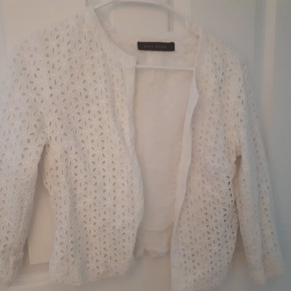 NWOT beautiful white Suzy shier size small eyelet bolero jacket - Picture 1 of 3